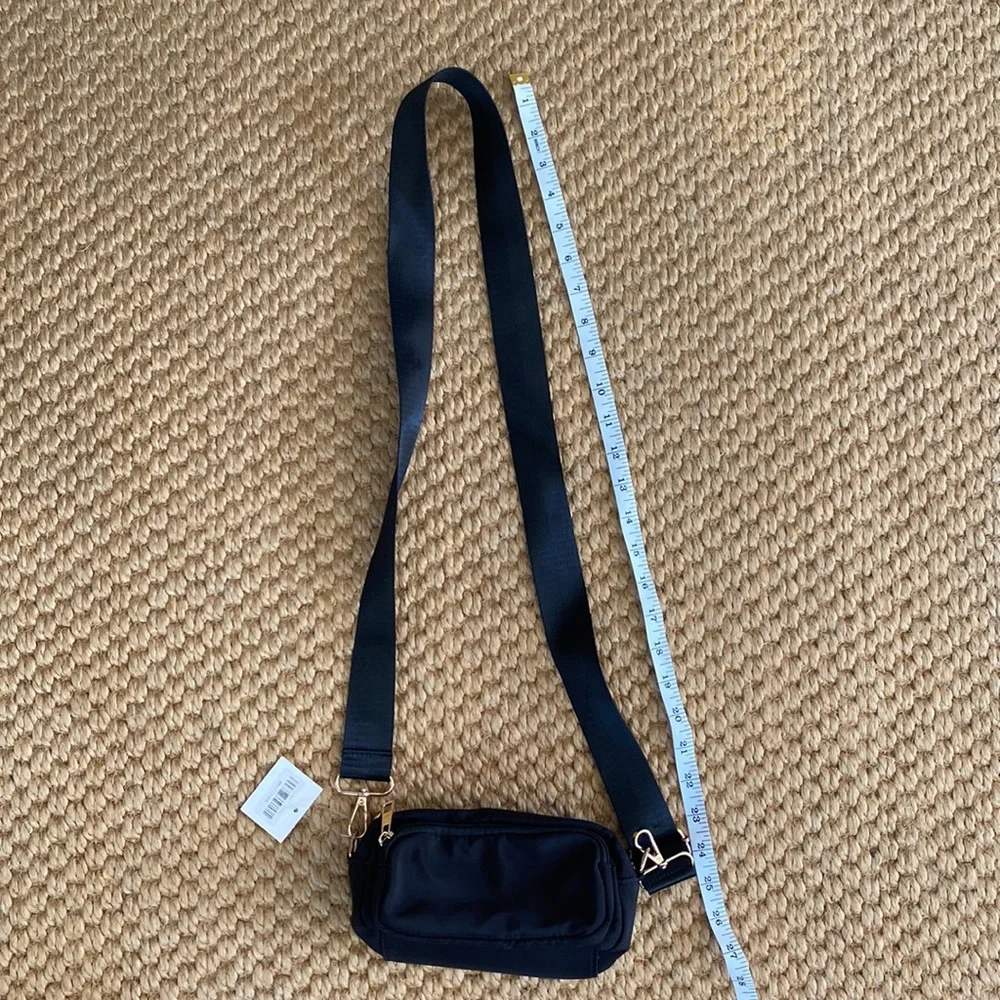 NWT Crossbody Bag with adjustable strap - two pockets - Picture 6 of 8